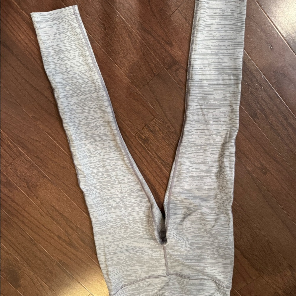 Outdoor voices 7/8 leggings. Size small. Heathered lavender.